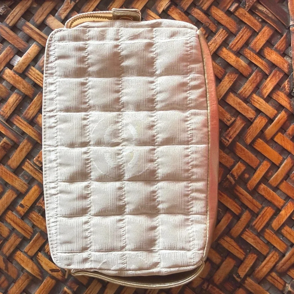 Chanel 2000s Gold  Quilted Cosmetic Pouch handbag clutch Vintage Glam OS Y2K